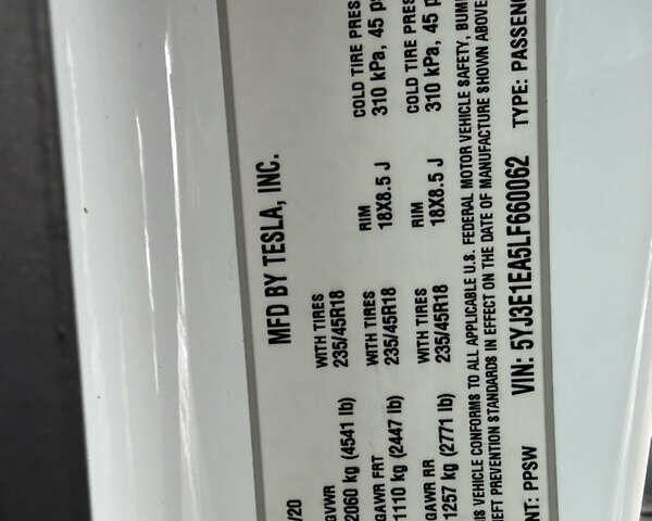 Белый Тесла Модель 3, объемом двигателя 0 л и пробегом 83 тыс. км за 20200 $, фото 15 на Automoto.ua