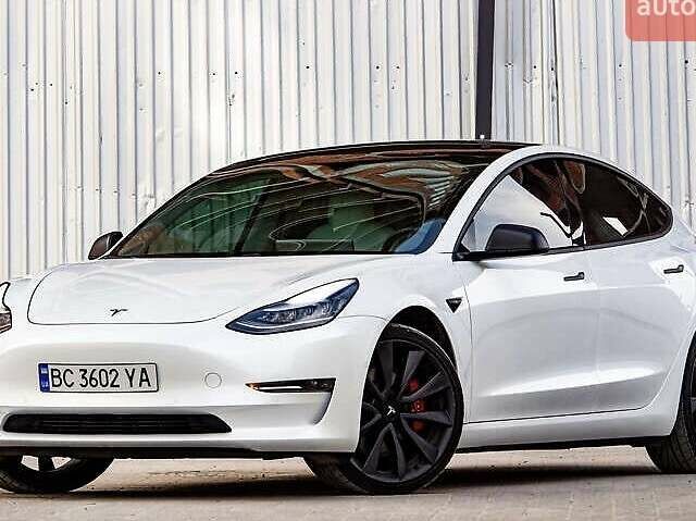 Білий Тесла Модель 3, об'ємом двигуна 0 л та пробігом 68 тис. км за 14500 $, фото 1 на Automoto.ua
