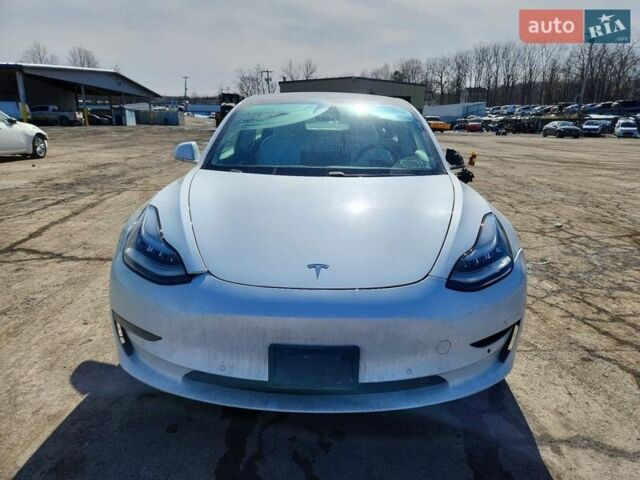 Білий Тесла Модель 3, об'ємом двигуна 0 л та пробігом 93 тис. км за 5500 $, фото 8 на Automoto.ua