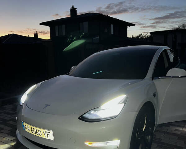 Белый Тесла Модель 3, объемом двигателя 0 л и пробегом 76 тыс. км за 19500 $, фото 6 на Automoto.ua