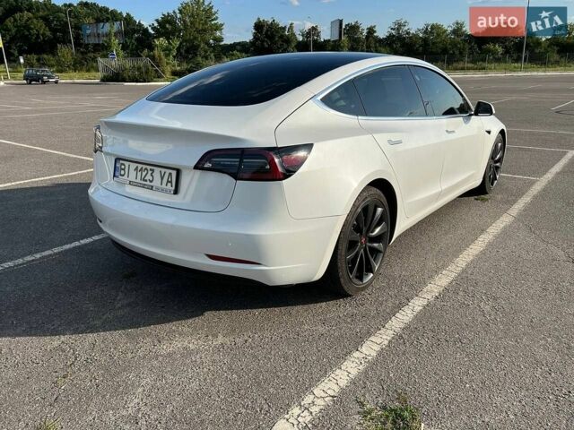 Белый Тесла Модель 3, объемом двигателя 0 л и пробегом 105 тыс. км за 26999 $, фото 27 на Automoto.ua