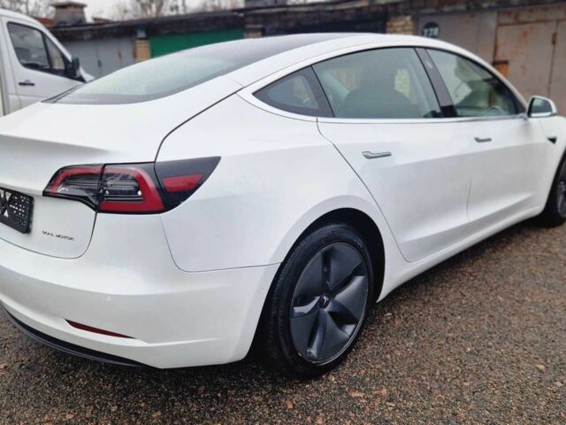 Білий Тесла Модель 3, об'ємом двигуна 0 л та пробігом 142 тис. км за 16900 $, фото 8 на Automoto.ua