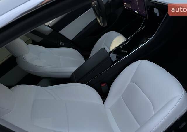 Білий Тесла Модель 3, об'ємом двигуна 0 л та пробігом 160 тис. км за 16000 $, фото 29 на Automoto.ua