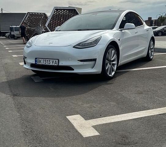 Белый Тесла Модель 3, объемом двигателя 0 л и пробегом 90 тыс. км за 15400 $, фото 6 на Automoto.ua