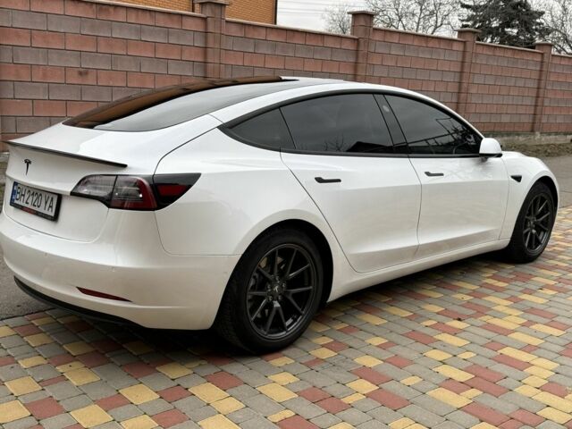 Белый Тесла Модель 3, объемом двигателя 0 л и пробегом 69 тыс. км за 17000 $, фото 4 на Automoto.ua