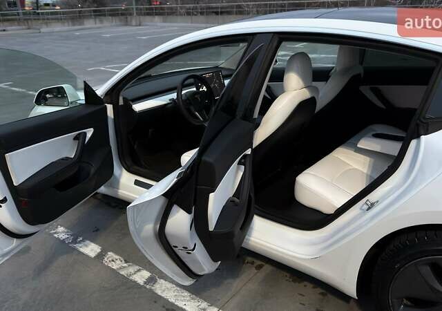 Білий Тесла Модель 3, об'ємом двигуна 0 л та пробігом 160 тис. км за 16000 $, фото 2 на Automoto.ua