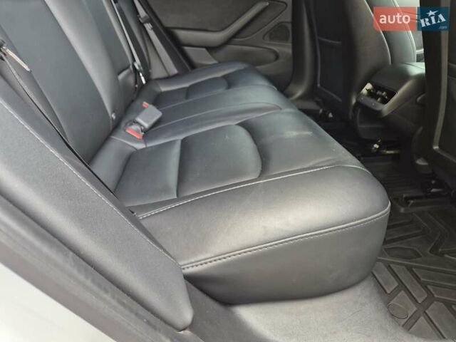 Білий Тесла Модель 3, об'ємом двигуна 0 л та пробігом 81 тис. км за 14550 $, фото 70 на Automoto.ua