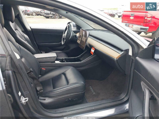 Білий Тесла Модель 3, об'ємом двигуна 0 л та пробігом 100 тис. км за 6000 $, фото 8 на Automoto.ua