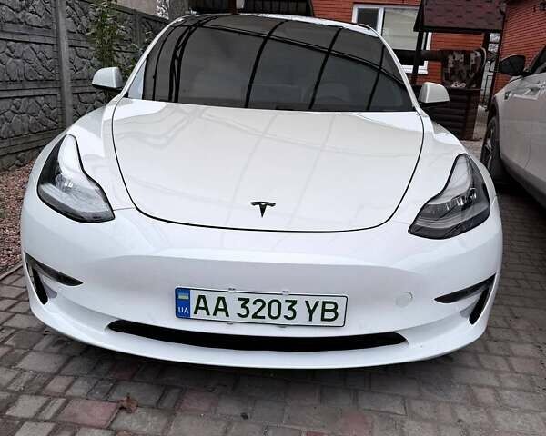 Белый Тесла Модель 3, объемом двигателя 0 л и пробегом 102 тыс. км за 19800 $, фото 5 на Automoto.ua