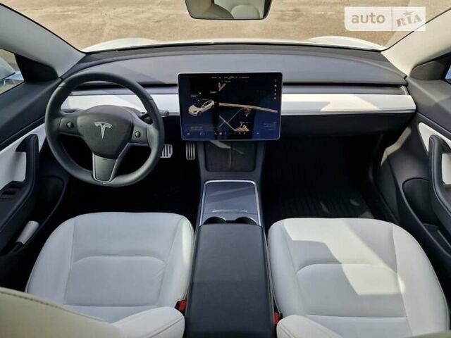 Білий Тесла Модель 3, об'ємом двигуна 0 л та пробігом 42 тис. км за 22900 $, фото 11 на Automoto.ua
