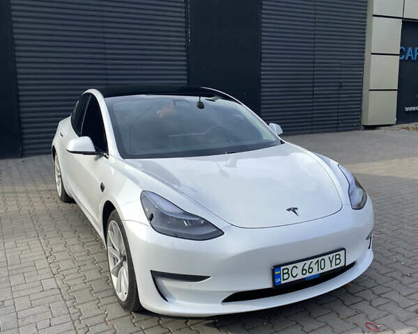 Белый Тесла Модель 3, объемом двигателя 0 л и пробегом 83 тыс. км за 21500 $, фото 4 на Automoto.ua