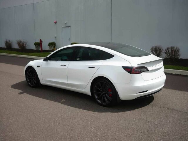 Белый Тесла Модель 3, объемом двигателя 0 л и пробегом 30 тыс. км за 6900 $, фото 4 на Automoto.ua