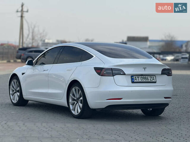 Белый Тесла Модель 3, объемом двигателя 0 л и пробегом 70 тыс. км за 15500 $, фото 8 на Automoto.ua