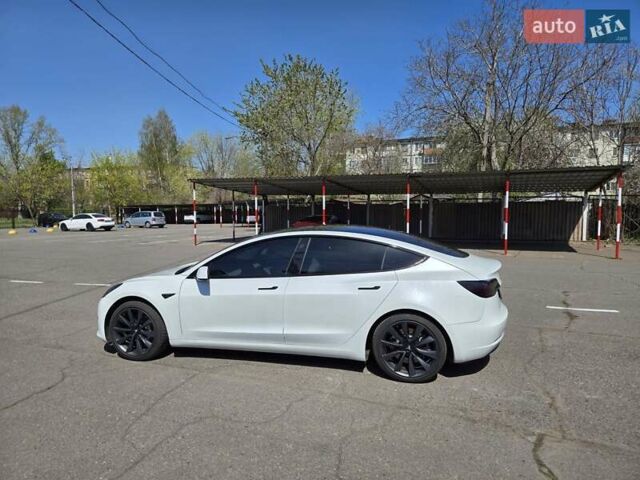 Белый Тесла Модель 3, объемом двигателя 0 л и пробегом 61 тыс. км за 16300 $, фото 7 на Automoto.ua