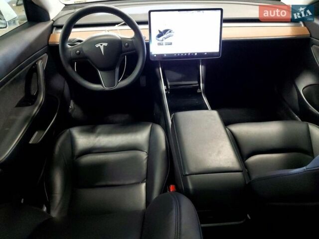 Белый Тесла Модель 3, объемом двигателя 0 л и пробегом 62 тыс. км за 3000 $, фото 7 на Automoto.ua