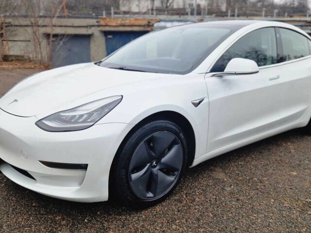 Білий Тесла Модель 3, об'ємом двигуна 0 л та пробігом 142 тис. км за 16900 $, фото 1 на Automoto.ua