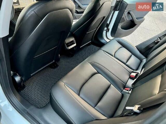 Белый Тесла Модель 3, объемом двигателя 0 л и пробегом 65 тыс. км за 17200 $, фото 8 на Automoto.ua