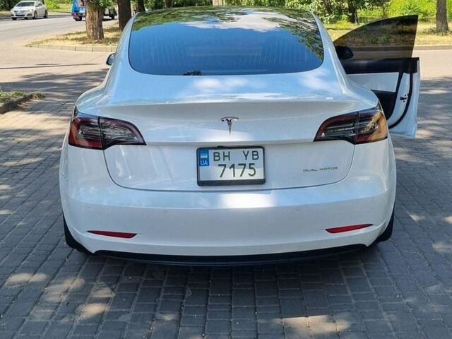 Білий Тесла Модель 3, об'ємом двигуна 0 л та пробігом 93 тис. км за 18500 $, фото 4 на Automoto.ua