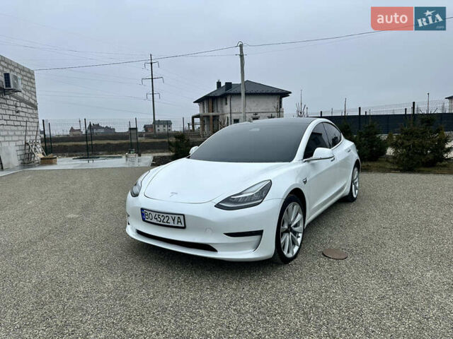 Белый Тесла Модель 3, объемом двигателя 0 л и пробегом 57 тыс. км за 17999 $, фото 6 на Automoto.ua