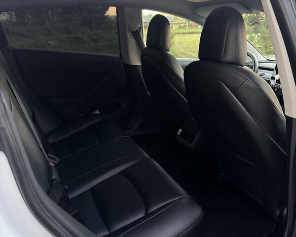 Белый Тесла Модель 3, объемом двигателя 0 л и пробегом 129 тыс. км за 19900 $, фото 20 на Automoto.ua