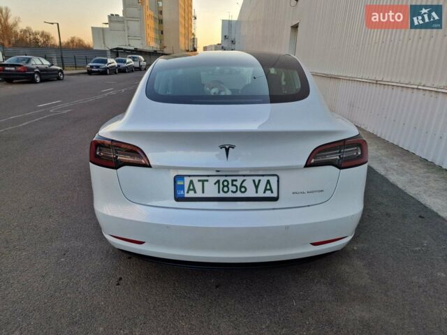 Белый Тесла Модель 3, объемом двигателя 0 л и пробегом 42 тыс. км за 17900 $, фото 4 на Automoto.ua