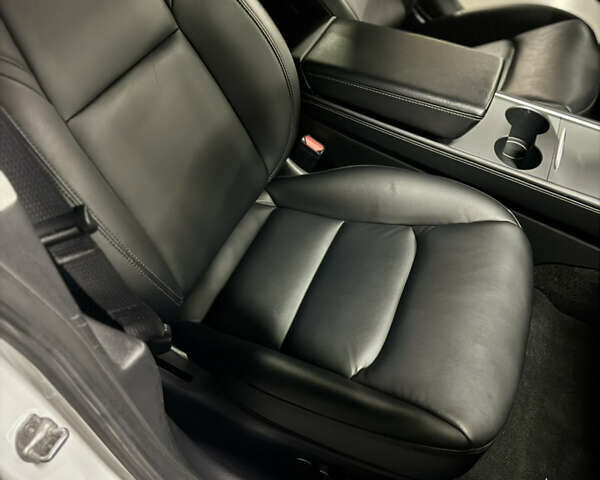 Білий Тесла Модель 3, об'ємом двигуна 0 л та пробігом 59 тис. км за 16500 $, фото 13 на Automoto.ua