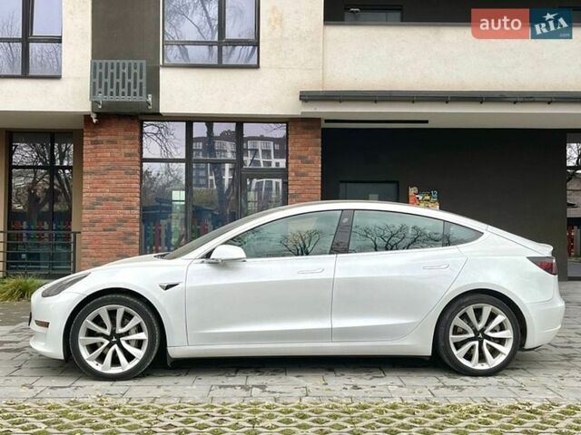 Білий Тесла Модель 3, об'ємом двигуна 0 л та пробігом 88 тис. км за 11500 $, фото 3 на Automoto.ua
