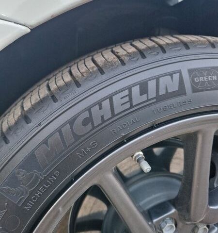 Белый Тесла Модель 3, объемом двигателя 0 л и пробегом 85 тыс. км за 15000 $, фото 7 на Automoto.ua