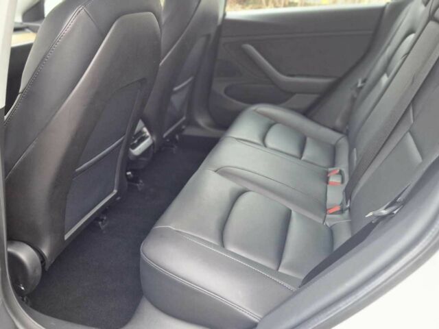 Білий Тесла Модель 3, об'ємом двигуна 0 л та пробігом 142 тис. км за 16900 $, фото 12 на Automoto.ua