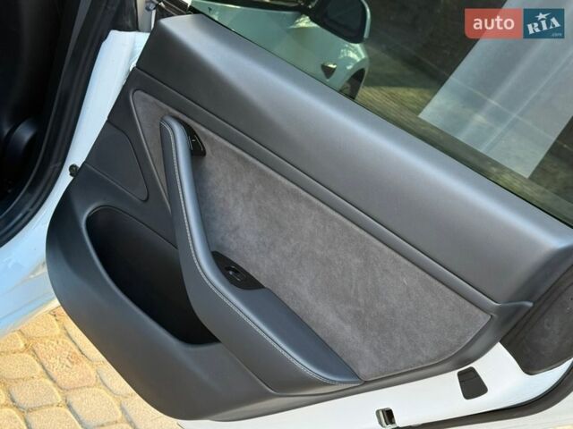 Білий Тесла Модель 3, об'ємом двигуна 0 л та пробігом 89 тис. км за 19900 $, фото 47 на Automoto.ua