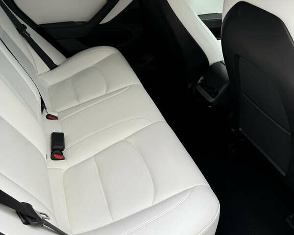 Білий Тесла Модель 3, об'ємом двигуна 0 л та пробігом 107 тис. км за 13800 $, фото 11 на Automoto.ua