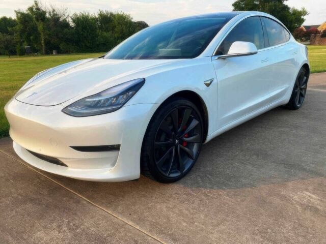 Білий Тесла Модель 3, об'ємом двигуна 0 л та пробігом 33 тис. км за 6900 $, фото 1 на Automoto.ua