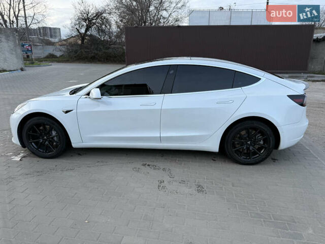 Білий Тесла Модель 3, об'ємом двигуна 0 л та пробігом 84 тис. км за 20500 $, фото 6 на Automoto.ua