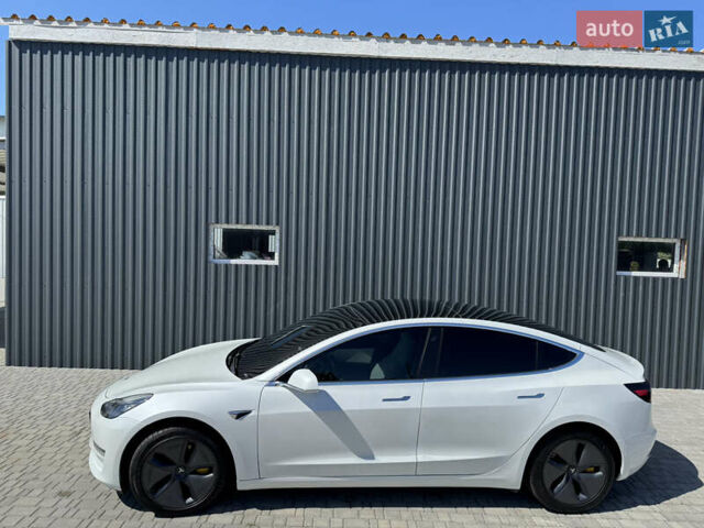 Белый Тесла Модель 3, объемом двигателя 0 л и пробегом 121 тыс. км за 18400 $, фото 2 на Automoto.ua