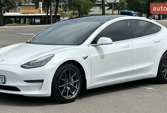 Білий Тесла Модель 3, об'ємом двигуна 0 л та пробігом 59 тис. км за 22500 $, фото 19 на Automoto.ua