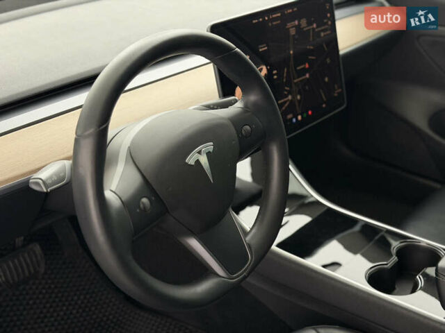 Білий Тесла Модель 3, об'ємом двигуна 0 л та пробігом 85 тис. км за 20200 $, фото 9 на Automoto.ua