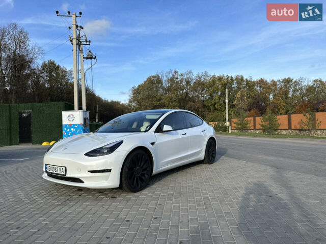 Белый Тесла Модель 3, объемом двигателя 0 л и пробегом 77 тыс. км за 28999 $, фото 3 на Automoto.ua