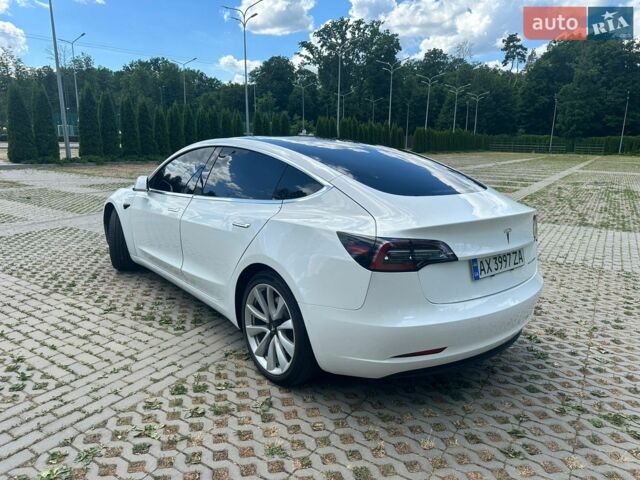 Белый Тесла Модель 3, объемом двигателя 0 л и пробегом 100 тыс. км за 17600 $, фото 29 на Automoto.ua