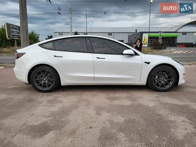 Белый Тесла Модель 3, объемом двигателя 0 л и пробегом 85 тыс. км за 22500 $, фото 4 на Automoto.ua