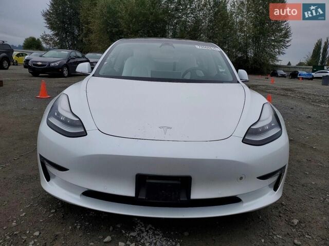 Белый Тесла Модель 3, объемом двигателя 0 л и пробегом 72 тыс. км за 5500 $, фото 4 на Automoto.ua