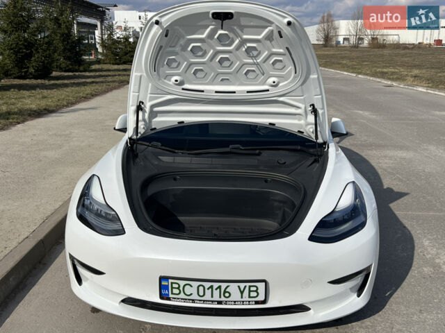 Білий Тесла Модель 3, об'ємом двигуна 0 л та пробігом 86 тис. км за 17700 $, фото 19 на Automoto.ua