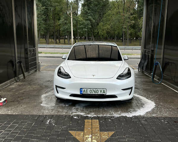 Білий Тесла Модель 3, об'ємом двигуна 0 л та пробігом 128 тис. км за 19500 $, фото 11 на Automoto.ua
