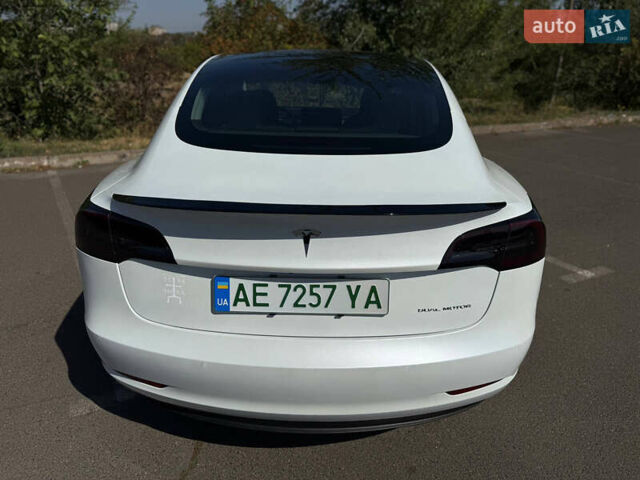 Білий Тесла Модель 3, об'ємом двигуна 0 л та пробігом 96 тис. км за 18800 $, фото 24 на Automoto.ua