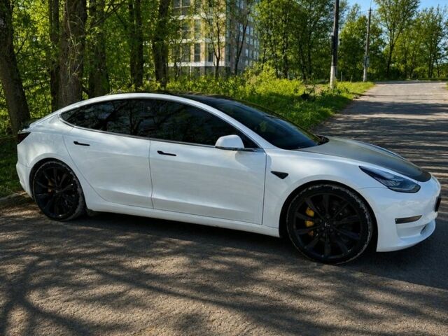 Белый Тесла Модель 3, объемом двигателя 0 л и пробегом 146 тыс. км за 19900 $, фото 1 на Automoto.ua