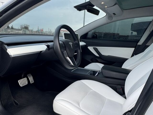 Білий Тесла Модель 3, об'ємом двигуна 0 л та пробігом 118 тис. км за 17500 $, фото 1 на Automoto.ua