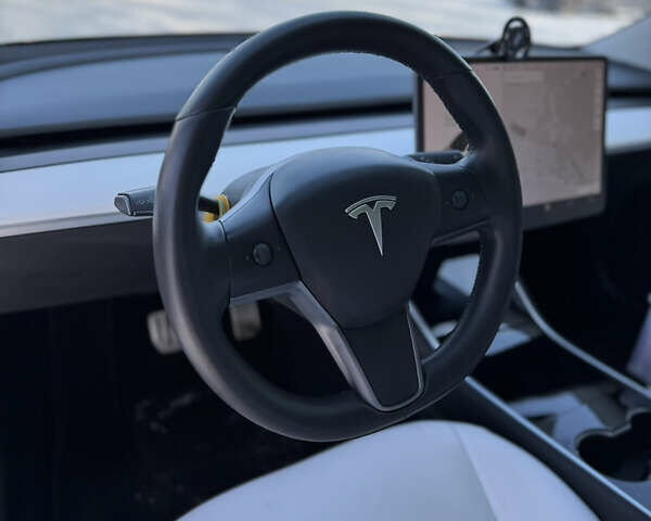 Білий Тесла Модель 3, об'ємом двигуна 0 л та пробігом 143 тис. км за 23000 $, фото 5 на Automoto.ua