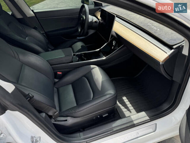 Білий Тесла Модель 3, об'ємом двигуна 0 л та пробігом 107 тис. км за 14900 $, фото 21 на Automoto.ua