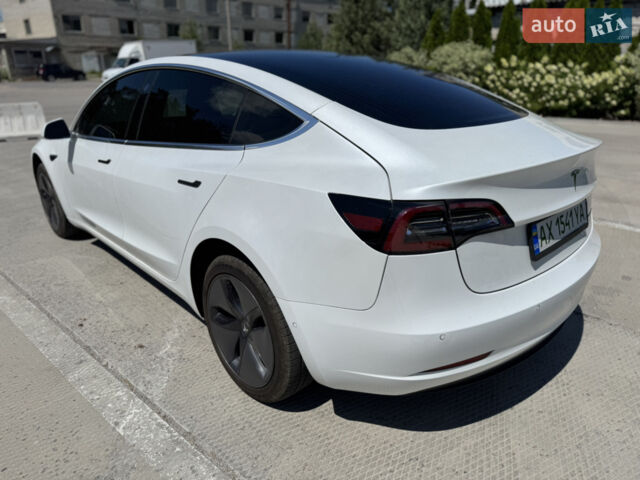 Білий Тесла Модель 3, об'ємом двигуна 0 л та пробігом 88 тис. км за 18500 $, фото 4 на Automoto.ua