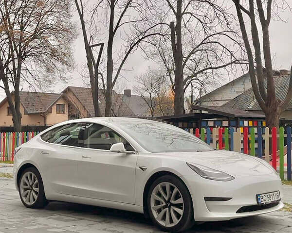 Білий Тесла Модель 3, об'ємом двигуна 0 л та пробігом 87 тис. км за 16500 $, фото 9 на Automoto.ua