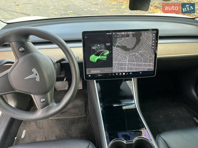 Білий Тесла Модель 3, об'ємом двигуна 0 л та пробігом 220 тис. км за 17800 $, фото 9 на Automoto.ua